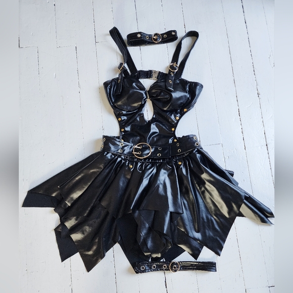 Gothic One-Piece Swimsuit With Skirt - Picture 5 of 7